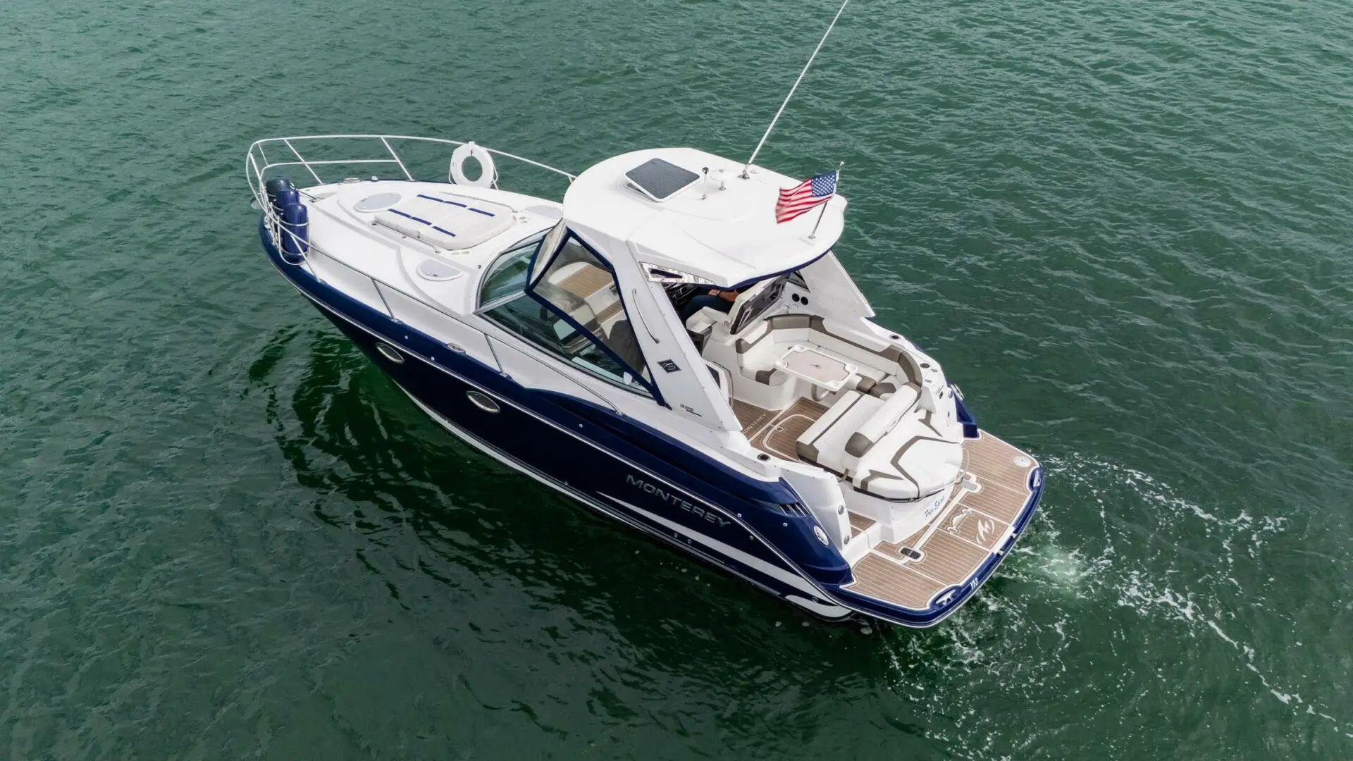 2015 Monterey 335 sport yacht