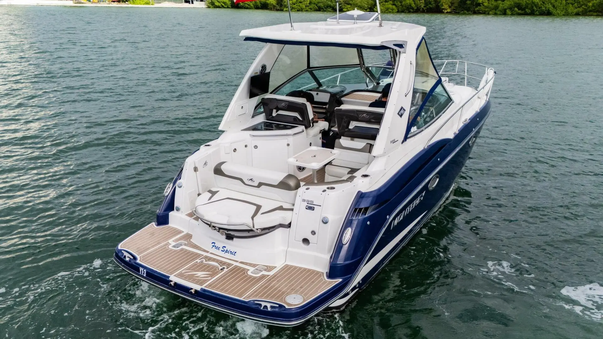 2015 Monterey 335 sport yacht