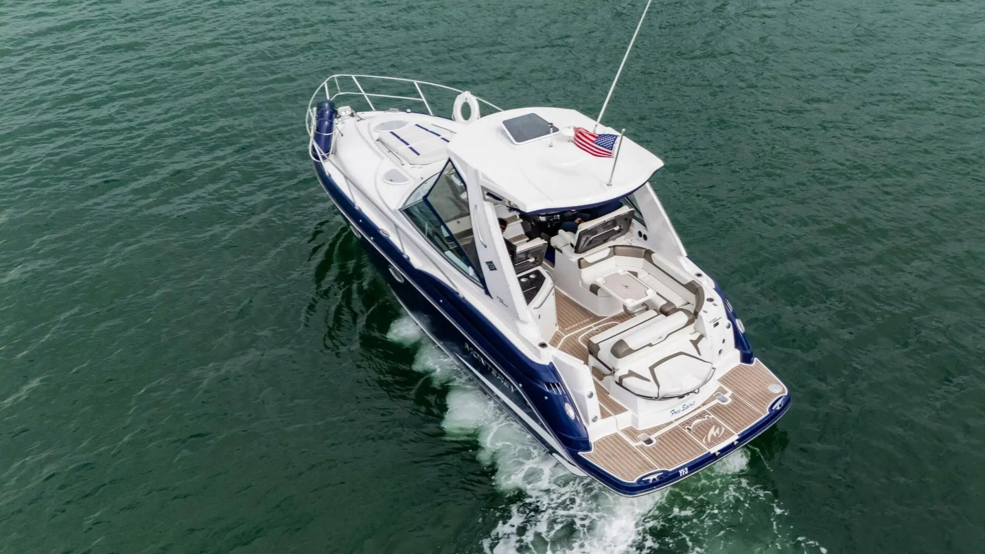 2015 Monterey 335 sport yacht