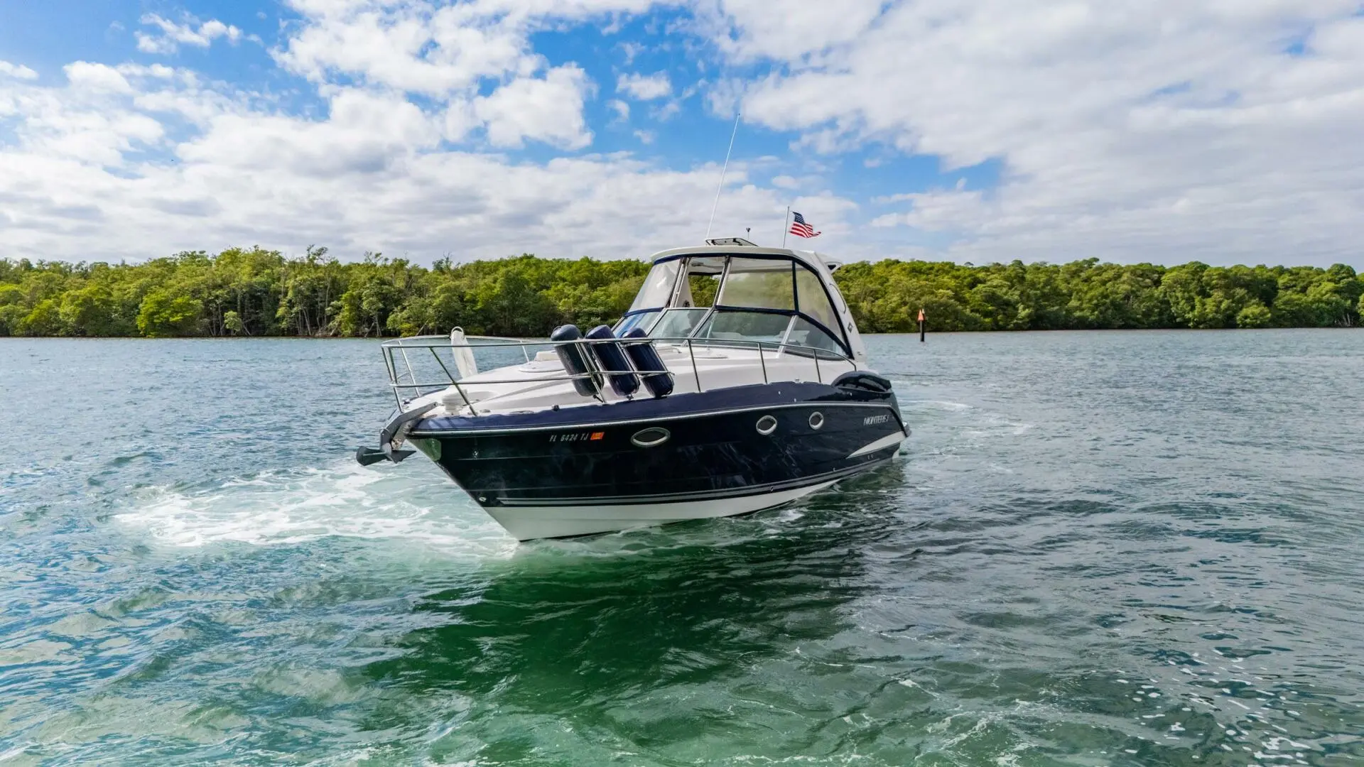 2015 Monterey 335 sport yacht