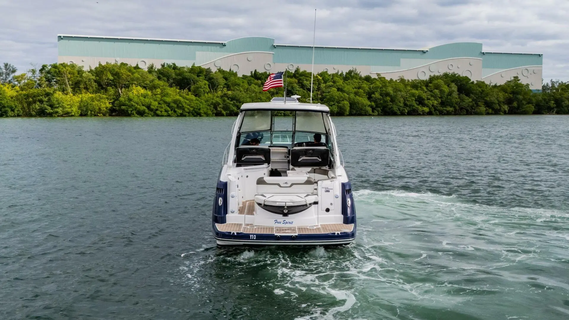 2015 Monterey 335 sport yacht