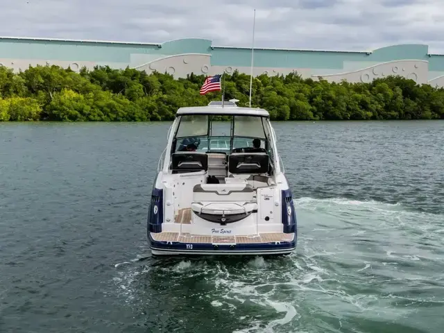 Monterey 335 Sport Yacht