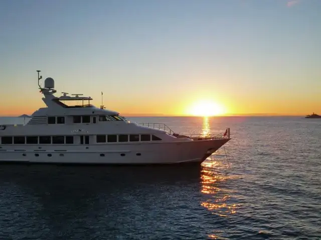 Hatteras Motor Yacht