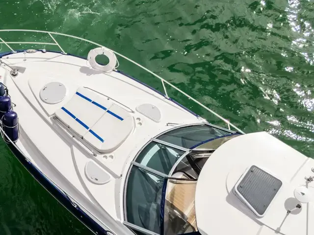 Monterey 335 Sport Yacht