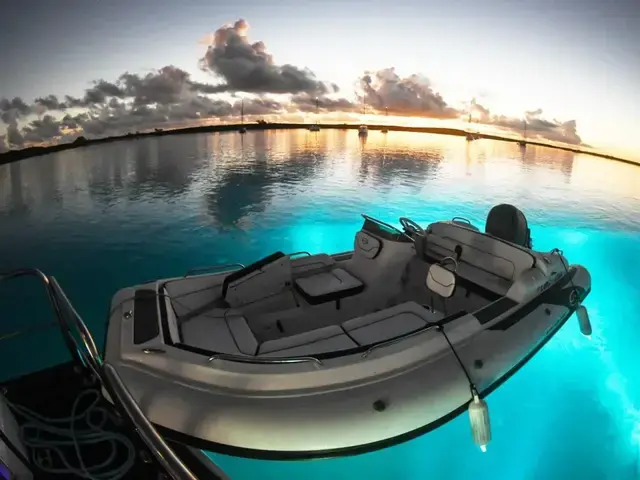 Hatteras Motor Yacht