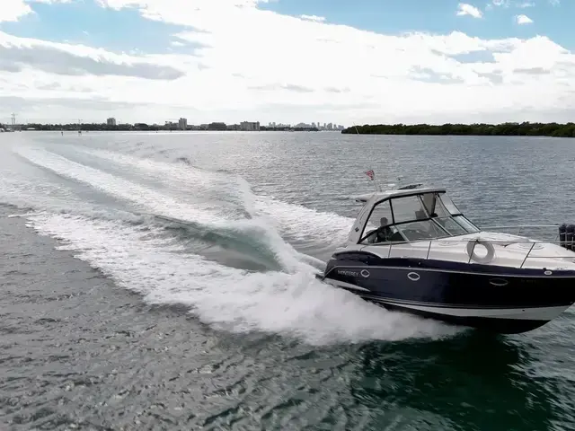 Monterey 335 Sport Yacht