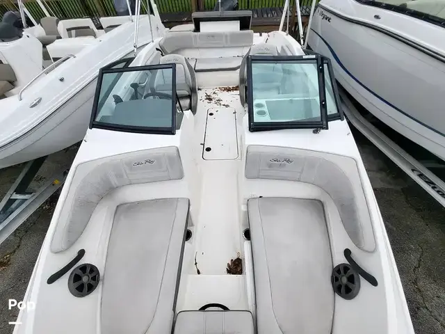 Sea Ray 210 Spx