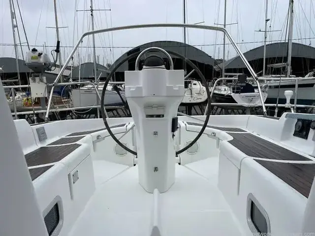 Beneteau Oceanis Clipper 393