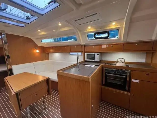 Bavaria 37