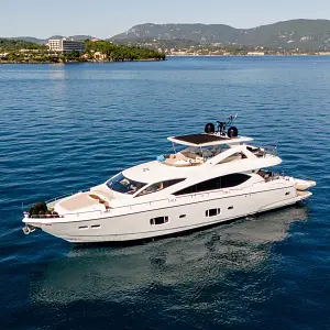 2011 Sunseeker Yacht 88