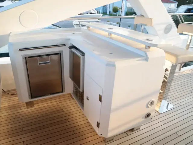 Sunseeker Yacht 88