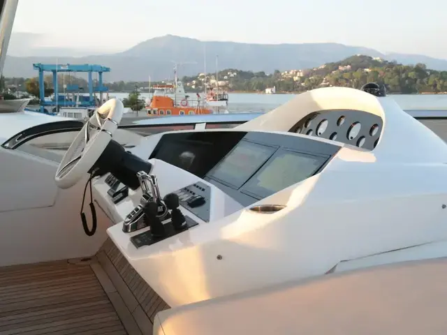 Sunseeker Yacht 88