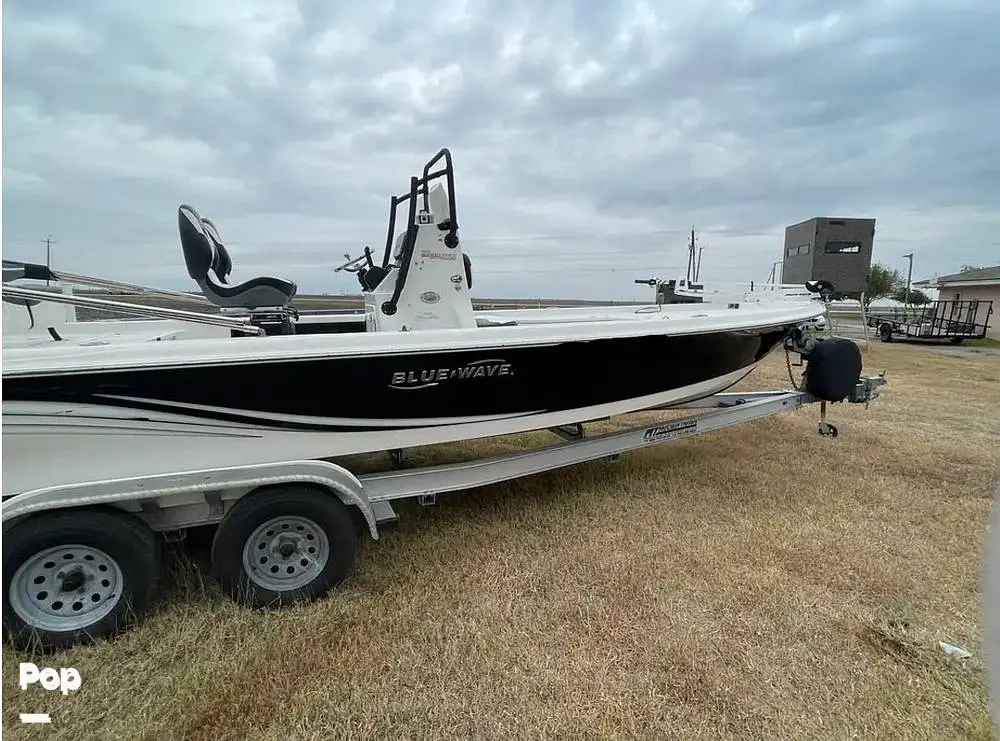 2014 Blue Wave pure bay 2400