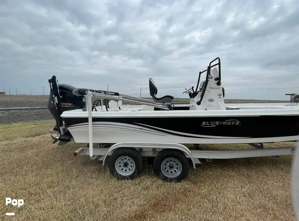 2014 Blue Wave pure bay 2400