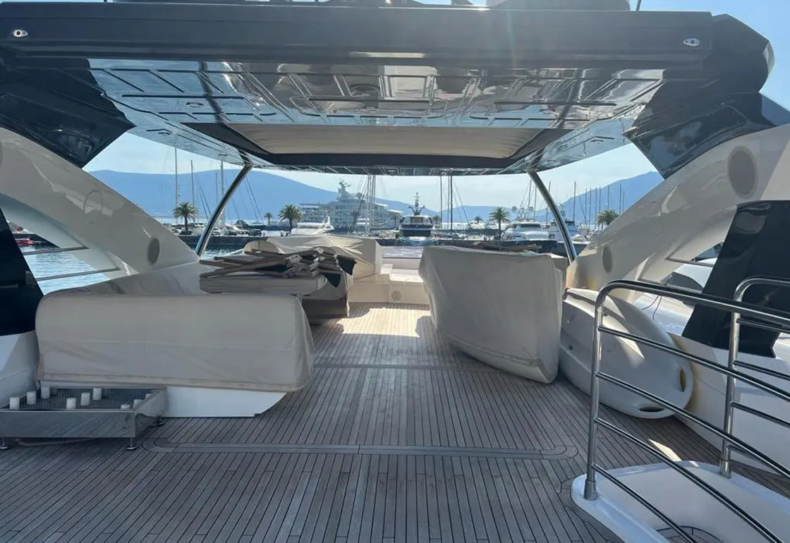 2013 Sunseeker 28m yacht