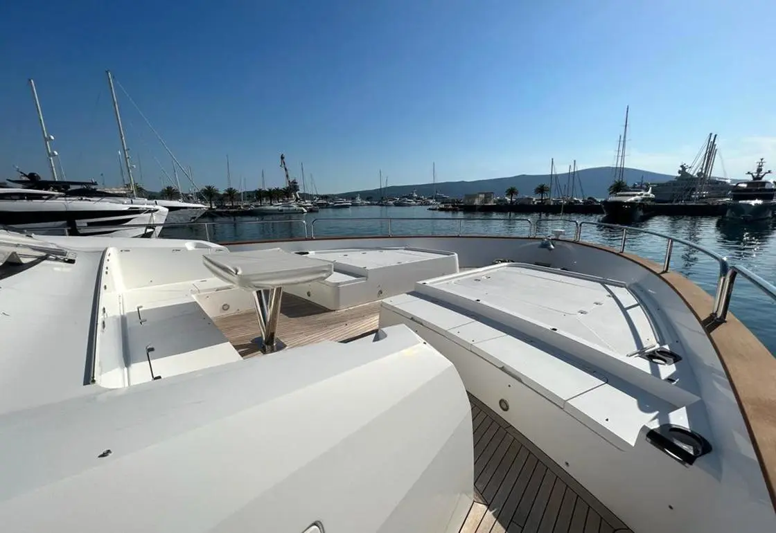 2013 Sunseeker 28m yacht