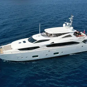 2011 Sunseeker 34M Yacht