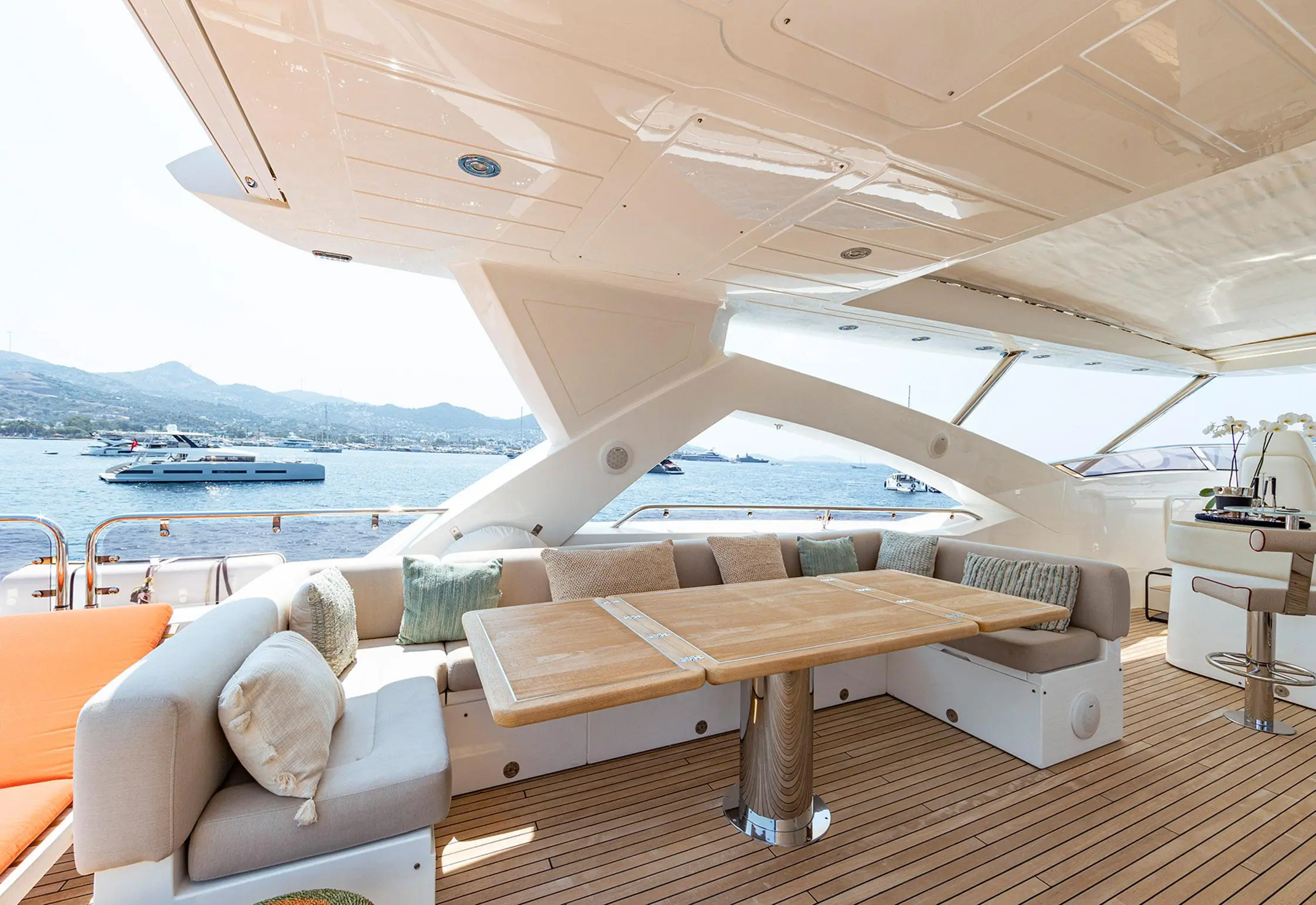 2011 Sunseeker 34m yacht