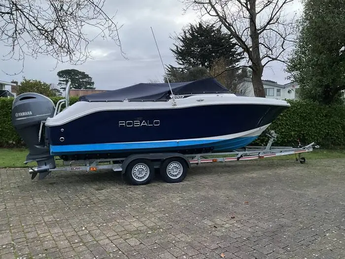 2018 Robalo robalo r207 dual console