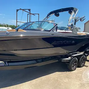 2021 Mastercraft Xt 23