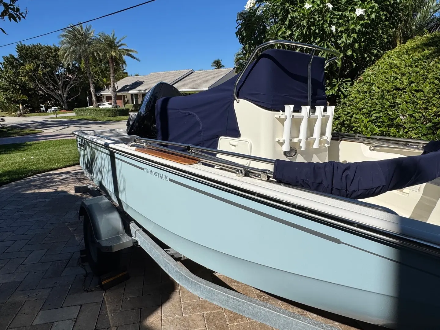 2021 Boston Whaler 170 montauk