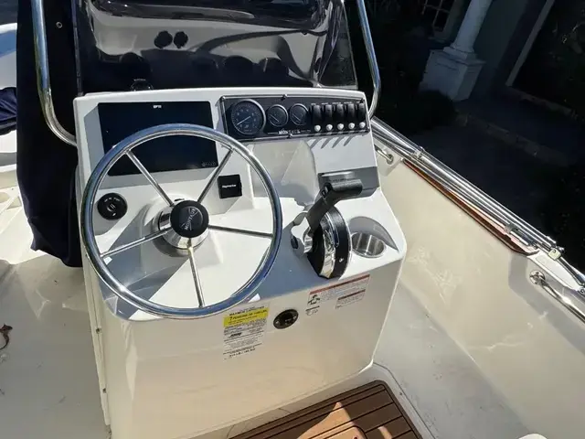 Boston Whaler 170 Montauk