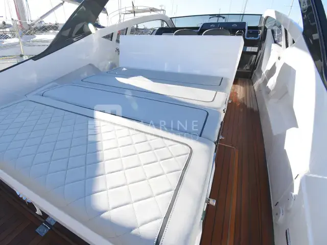 Fairline F Line 33