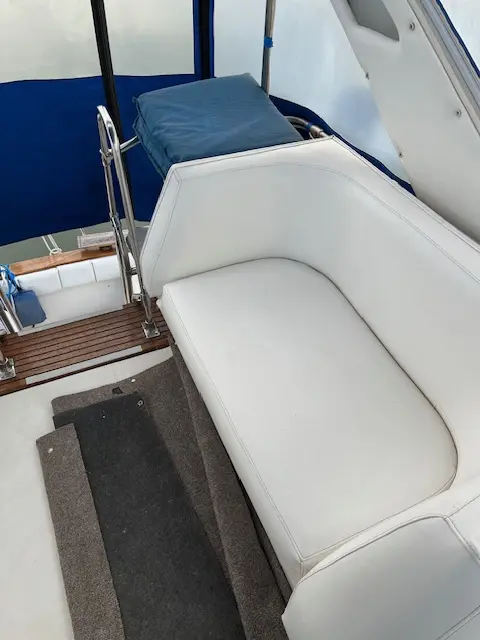 1987 Bayliner 3870 motor yacht