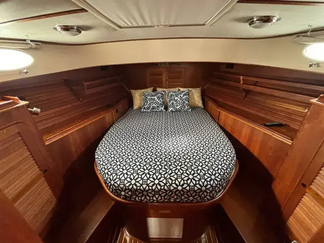 Hinckley Talaria 44 Motor Yacht