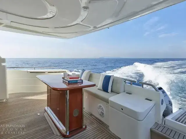 Ferretti Yachts 68