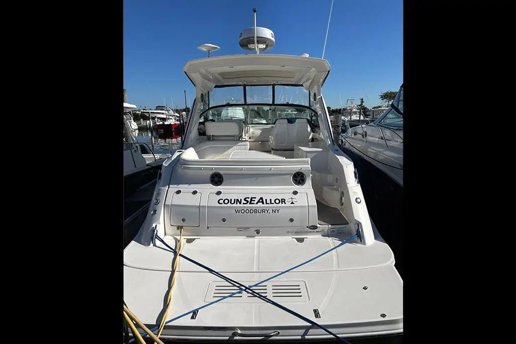 2019 Sea Ray 350 sundancer