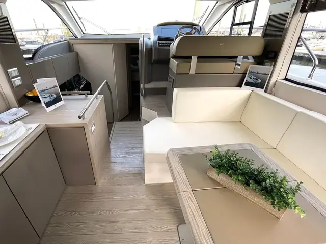 Sessa Marine F42 Flybridge