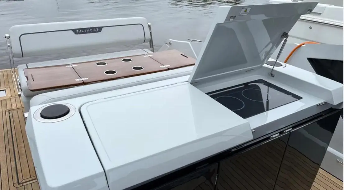 2022 Fairline f line 33