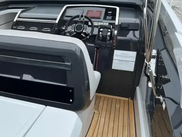 Fairline F Line 33