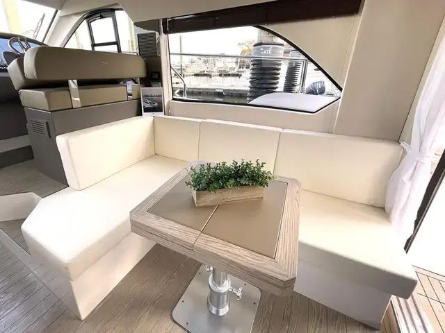 Sessa Marine F42 Flybridge