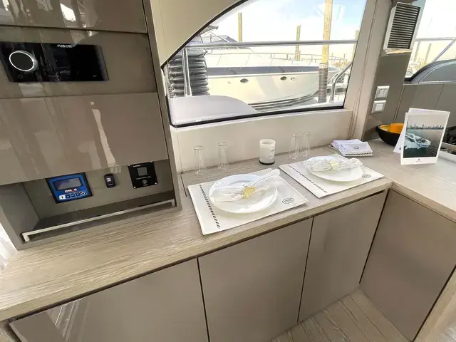 Sessa Marine F42 Flybridge