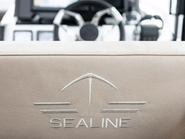 Sealine C390