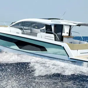 2025 Sealine C335V