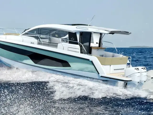 Sealine C335V