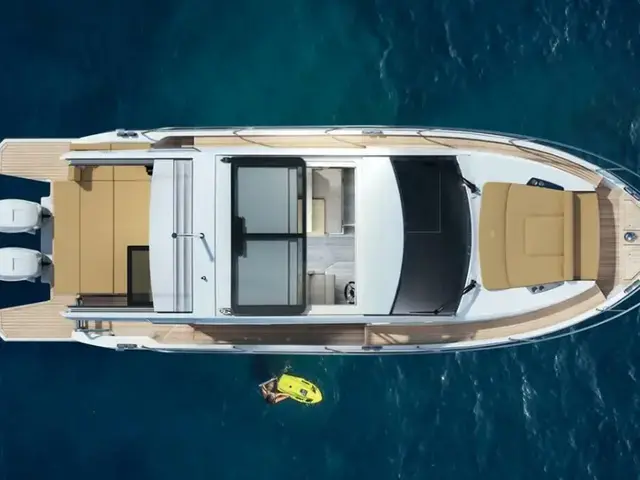 Sealine C335V