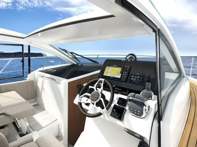 Sealine C335V