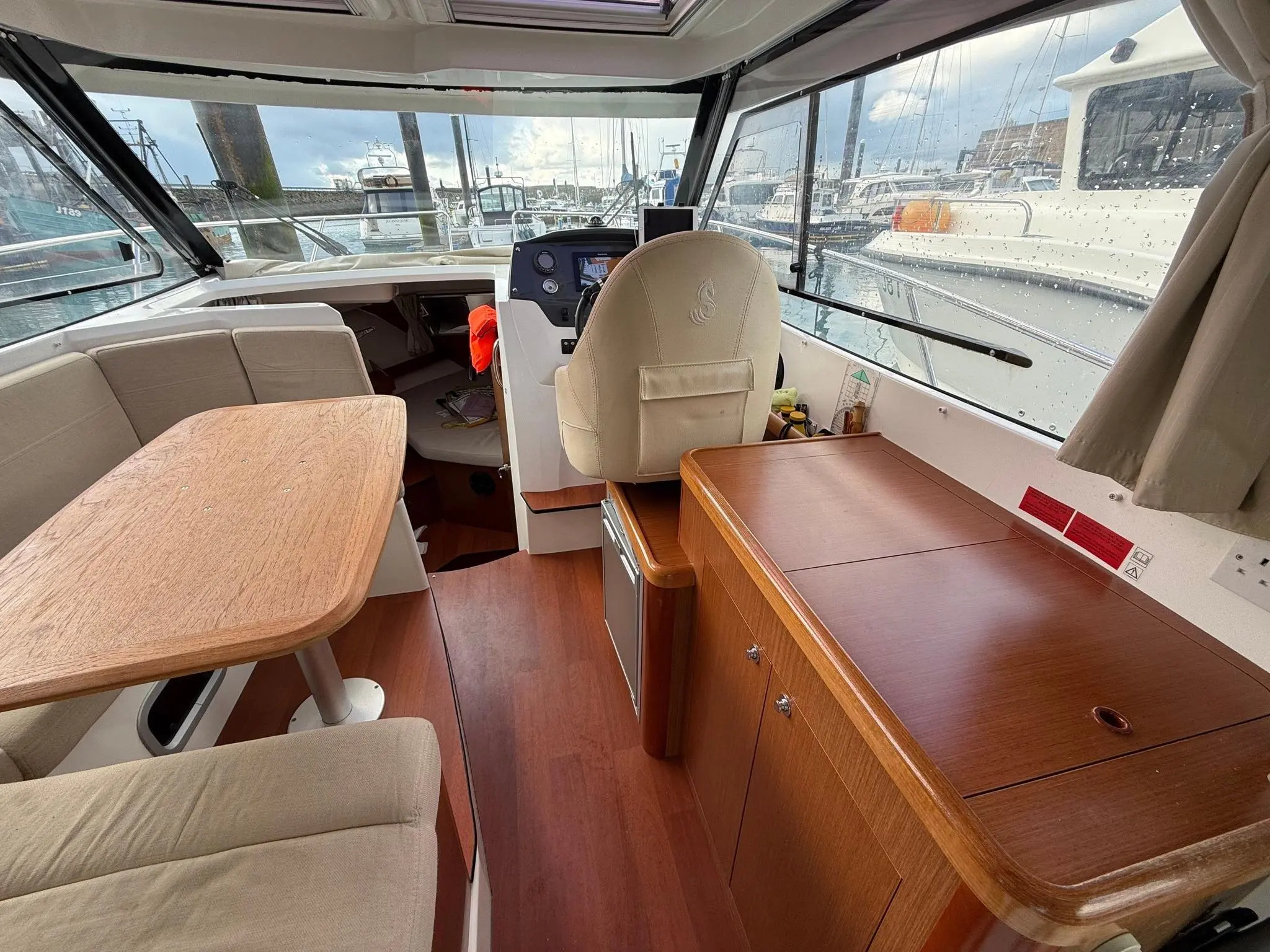 2013 Beneteau antares 880