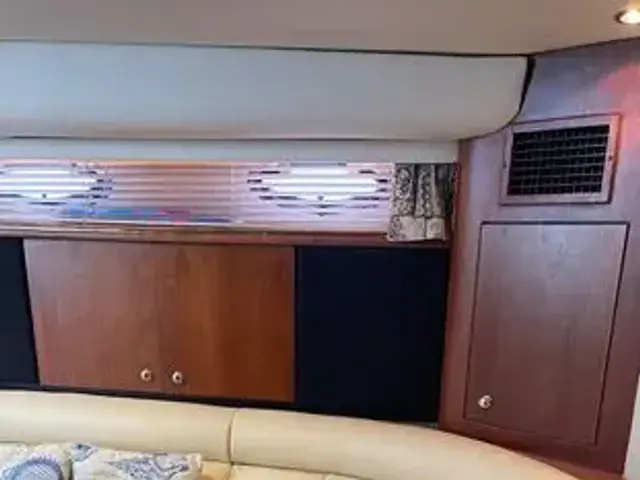 Cruisers Yachts 3870 Express