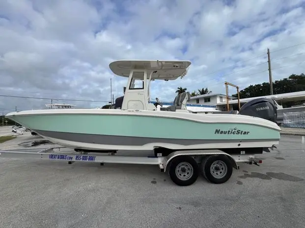 2022 Nauticstar 251 hybrid