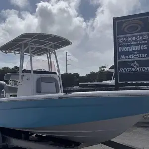 2022 Nauticstar 227 Xts