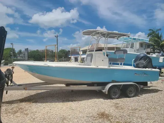 2022 Nauticstar 227 xts