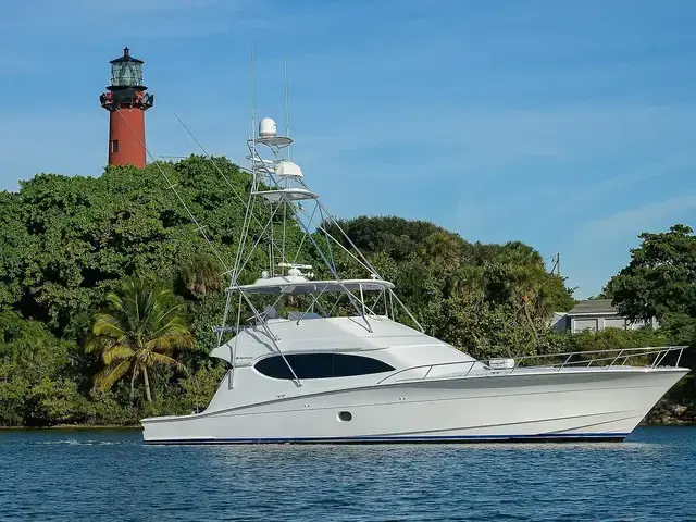 Hatteras 68 Convertible