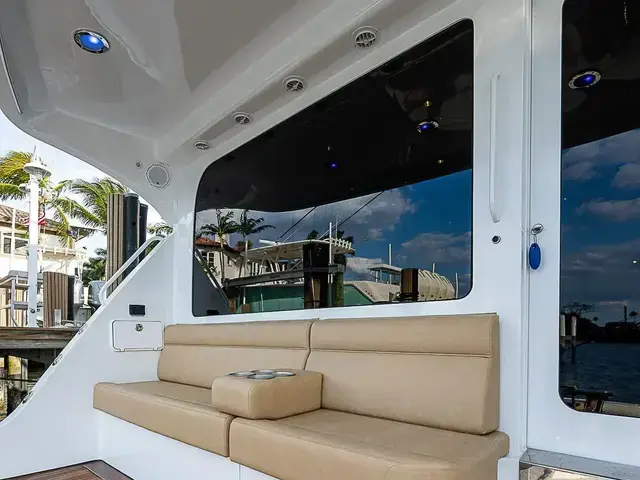 Hatteras 68 Convertible