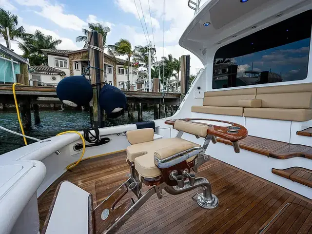 Hatteras 68 Convertible