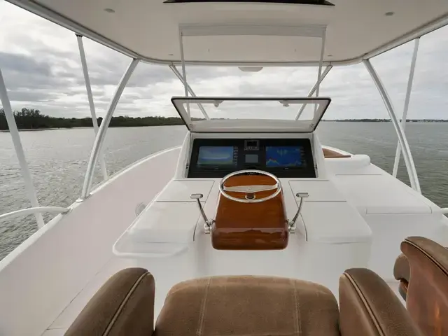 Viking Yachts Sky Bridge